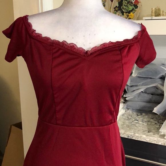 Lace trim on or off shoulder mermaid - Picture 2 of 8